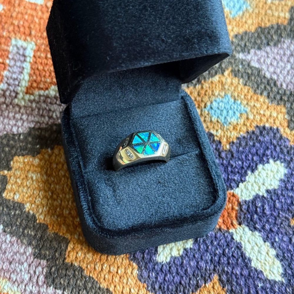 14k Elegant Gold Opal Inlay Thick - Solid 14K Gold Ring - Beautiful Vintage Gold
